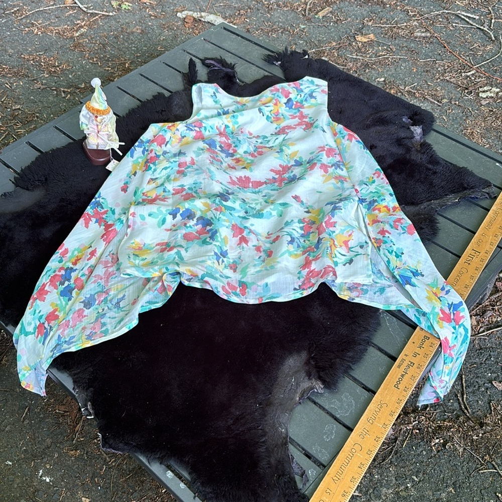 NWT Ninety Clothing Co Sleeveless Floral Blouse Asymmetrical Hem Lining S